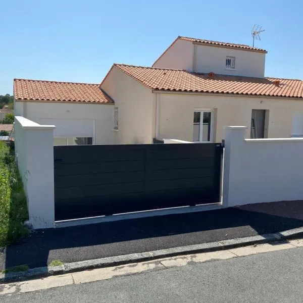 Bel appartement chez particulier calme et piscine, hotel sa Royan