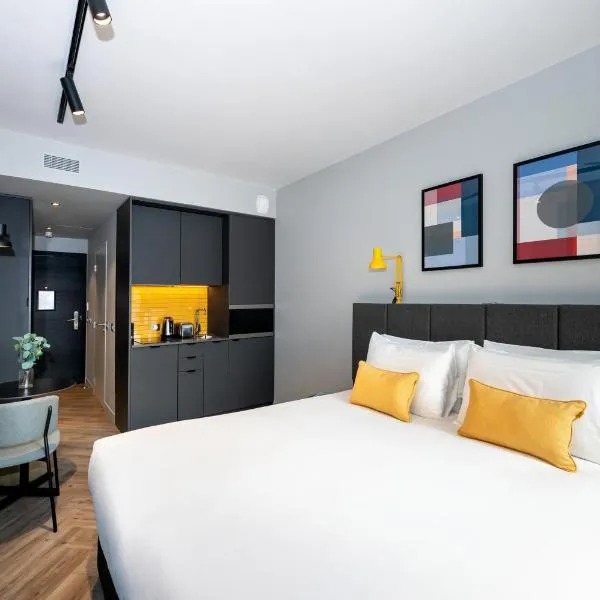 Staycity Aparthotels Paris La Defense, hotell i Courbevoie