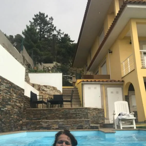 Moradia Com Piscina T4, hotel in Esposende