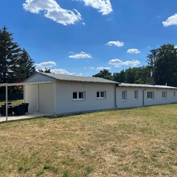 Platz für die ganze Familie - Bungalow mit großem Grundstück, hotel Lipcsében