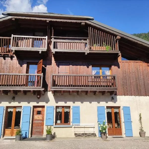 La Ferme d'Henriette, à Samoëns, hotell i Morzine