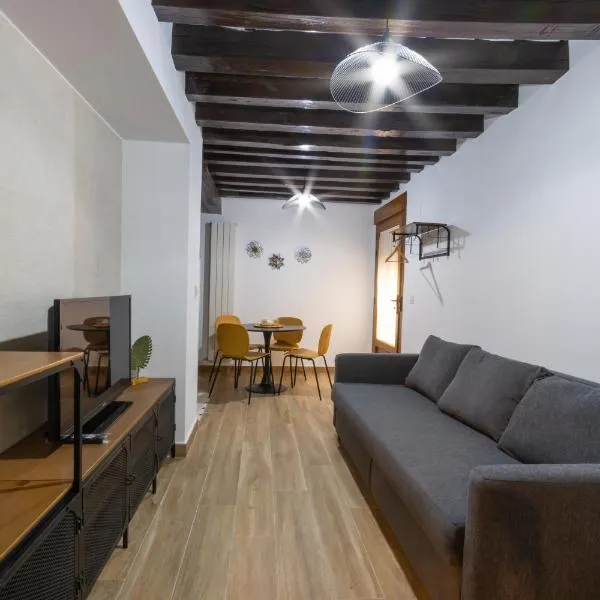 Apartamentos Turísticos La Casa Grande, hótel í Arévalo