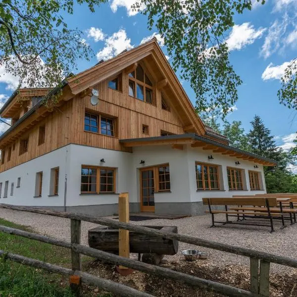 Planinska koča na Uskovnici, hotel a Bohinj