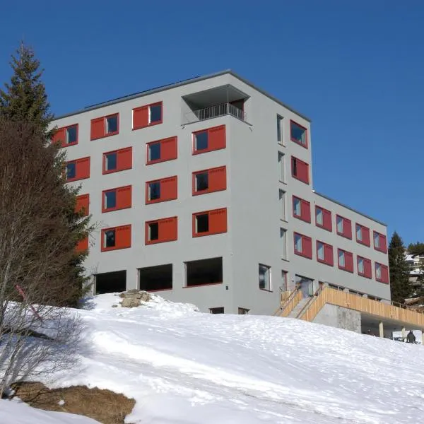 Valbella-Lenzerheide Youth Hostel, готель у місті Ленцергайде