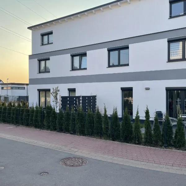 Luxusvilla Neubau 1, hotell i Oberasbach