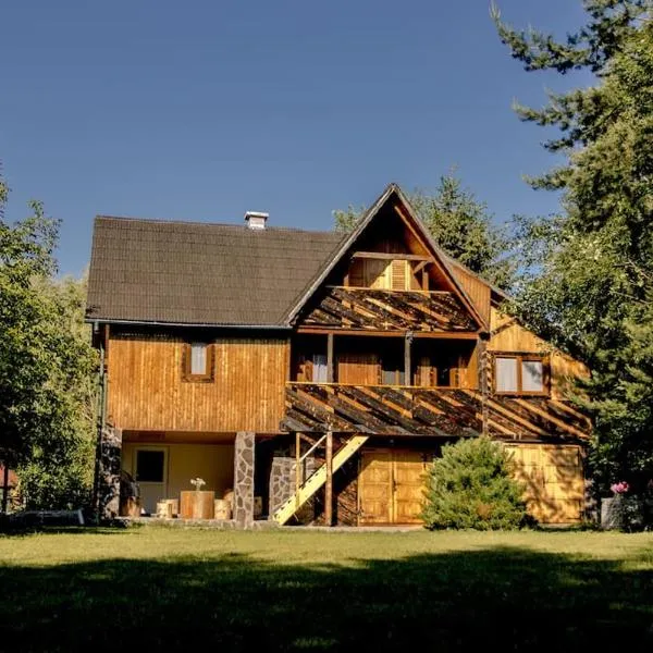 Birtok Houses - Big house with 3 bedrooms, hotell sihtkohas Bucin