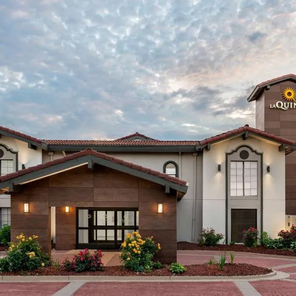 La Quinta Inn by Wyndham Columbus Airport Area, hotel em Columbus