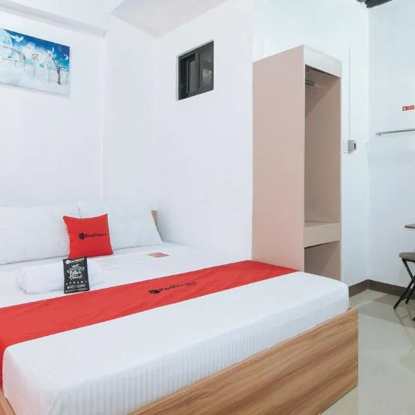 RedDoorz Near Iloilo International Airport – hotel w mieście Iloilo