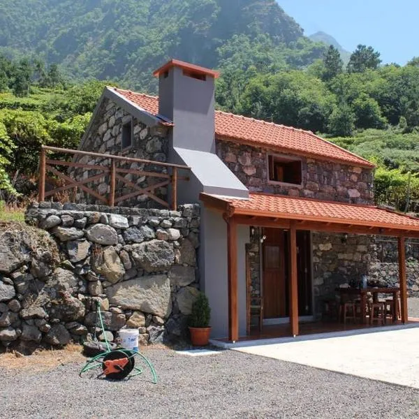 Zef's Cottage, hotel i São Vicente