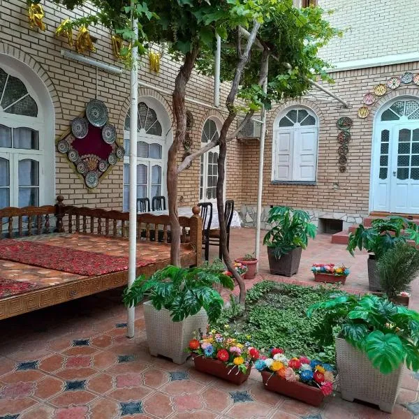 Parivash Guest House, hotel u gradu 'Buhara'