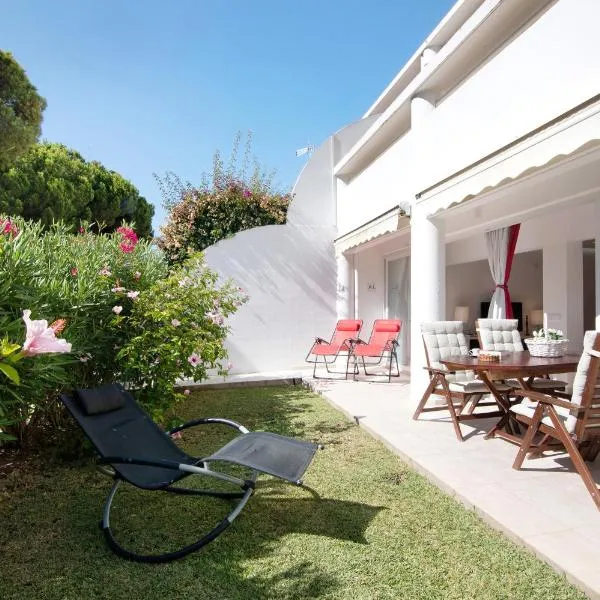 Large apartment in Vale do Lobo, hotell sihtkohas Almancil