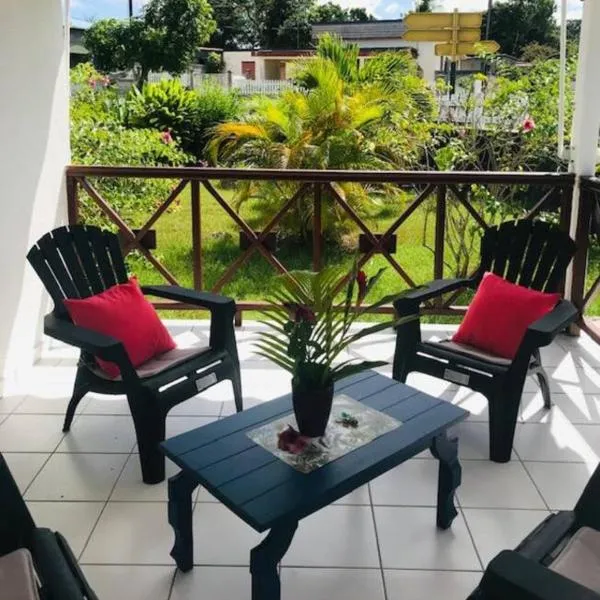 Villa Sous le Manguier-Anse Bertrand 5min plage, hotel di Port Louis