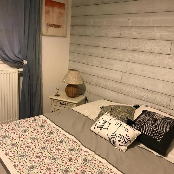 Jolie chambre dans quartier calme, hotel di Eysines