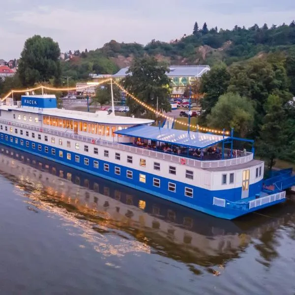 Botel Racek, hotel en Praga