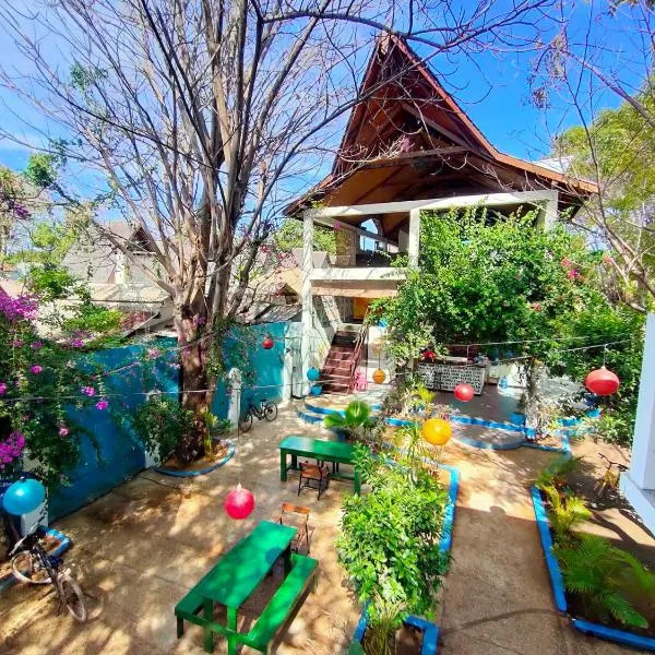 Gili Beach Bum Hostel، فندق في غيلي تراوانغان