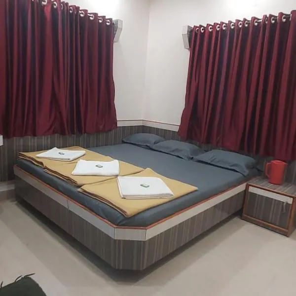 Sai Raghunandan Guest House, hotel di Shirdi