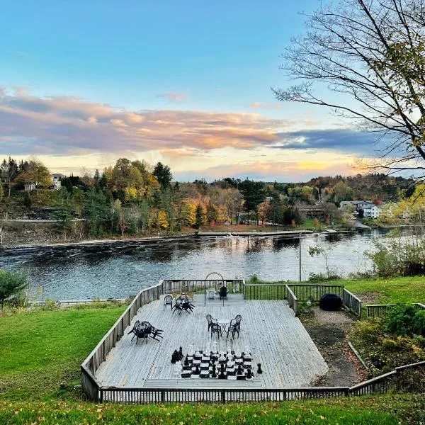 Inn at the Falls, hotel v destinácii Bracebridge