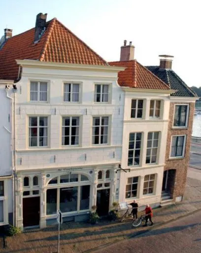 Hotel de Vischpoorte, hartje Deventer en aan de IJssel, hotel u gradu Deventer