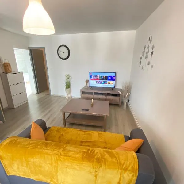 Joli appartement avec parking gratuit sur place, viešbutis mieste Živė