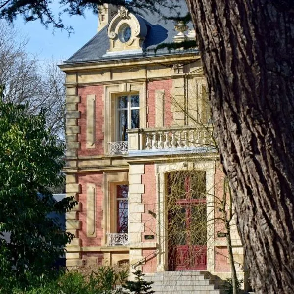 Chambres d'Hôtes Le Clos des Marronniers, hotel u gradu Kursel na Moru