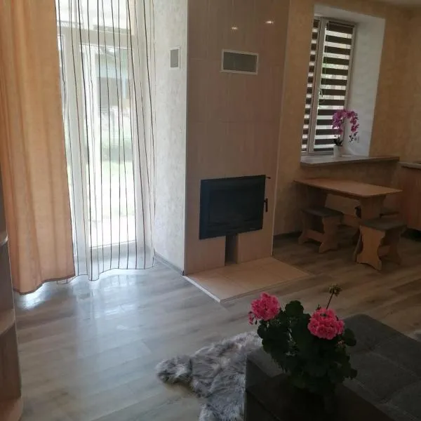 Apartamenti pie Lienes, hotel din Zebras Muiža