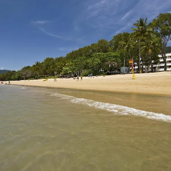 On Palm Cove Beachfront Apartments, hotel a Palm Cove