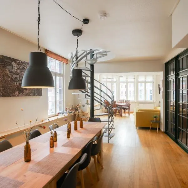 LOFT13 Traumhafte Wohnung mit Terrasse für 8 Gäste: Monschau şehrinde bir otel