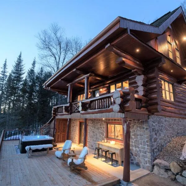 Breathtaking log house with HotTub - Winter paradise in Tremblant, khách sạn ở La Conception