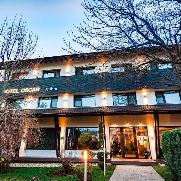 Hotel Oscar, hotel a Campina