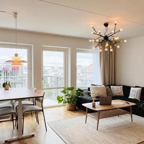 Private room in Hammarby Sjöstad, common space shared! โรงแรมในStockholm