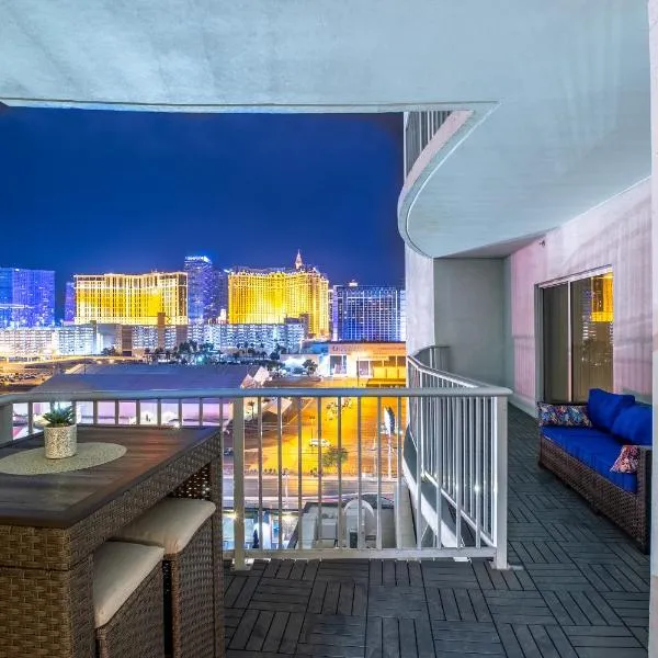 2100 SqFt Penthouse Suite W/ Strip Views! POOL GYM, hotel i Las Vegas