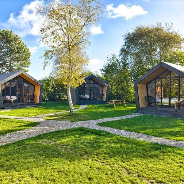 Tenthuisje in het groen, een suite met eigen badkamer, hotel v destinácii Callantsoog