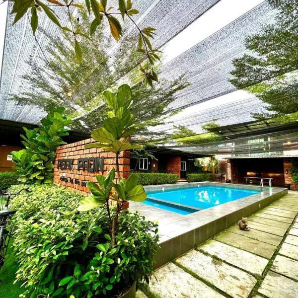 Petak Padin Cottage by The Pool, Kepala Batas Penang, hotel u gradu 'Penaga'