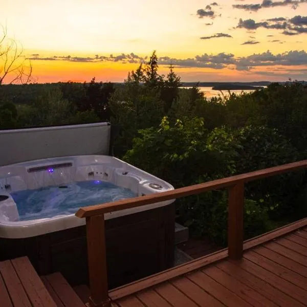 Cozy Sunset Cottage Overlooking Rice Lake, hotel din Peterborough