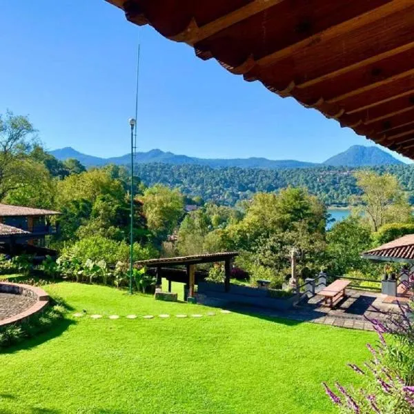 Orgánico Hotel Boutique VALLE DE BRAVO، فندق في فالي دي برافو