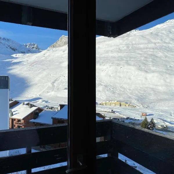 Cosy F2 Val Claret 6 couchages avec jolie vue sud ouest, hotel v mestu Val dʼIsère