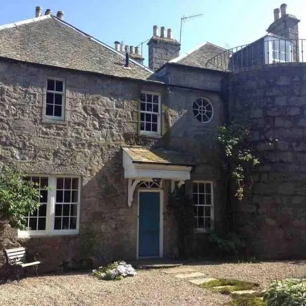 18th Century Manor with Sauna, hótel í Aberdeen