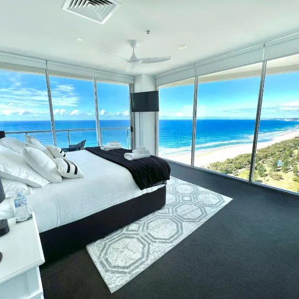 Air on Broadbeach Beachfront 2Level stunning apartment with 180 degree views, hotel en Gold Coast