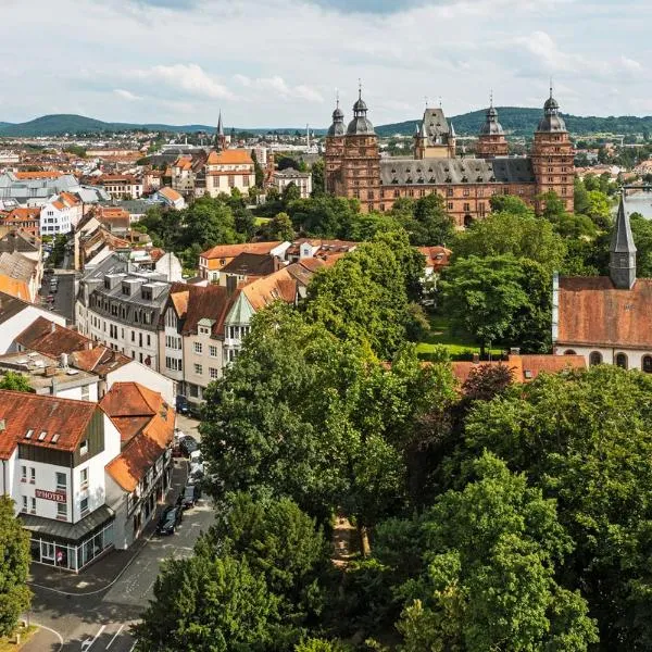 Hotel Zum Goldenen Ochsen am Schlossgarten，位于阿沙芬堡的酒店