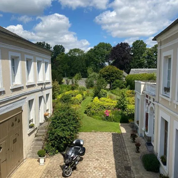 Au Jardin des Deux Ponts, hotell i Abbeville