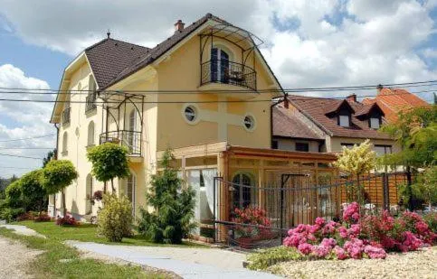 Villa Panoráma, hotel v destinaci Eger