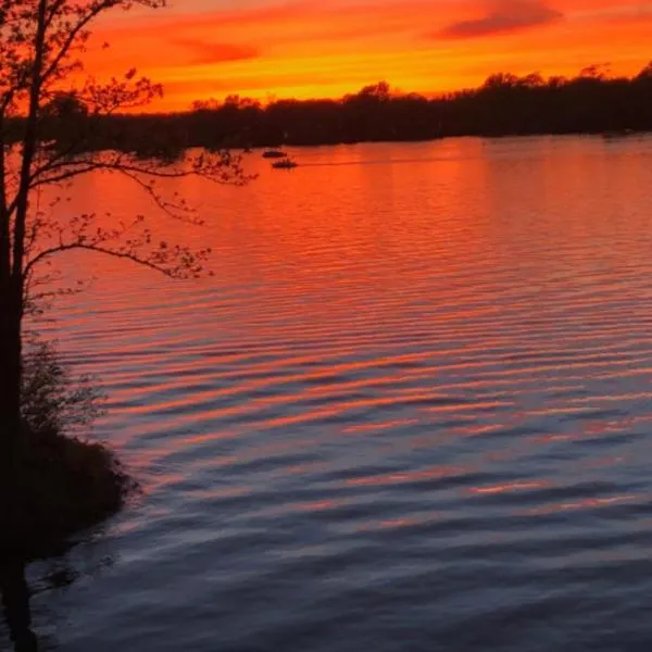 Luxury on the lake, hotel din Indianapolis