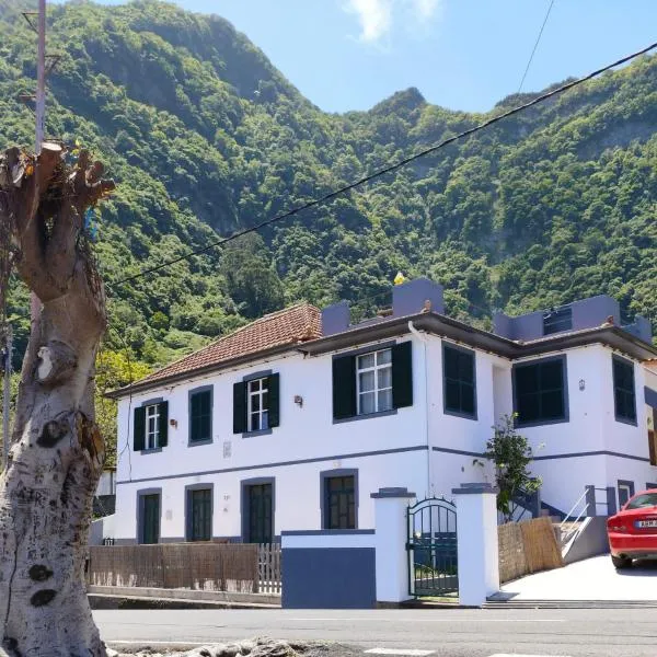 Arco de Sao Jorge Guesthouse, отель в Сантане