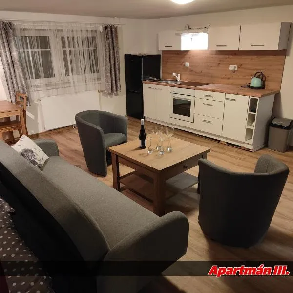 Apartmány Na Cestě, hôtel à Kořenov