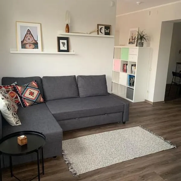 Cozy apartment in Karmelava, хотел в Karmėlava