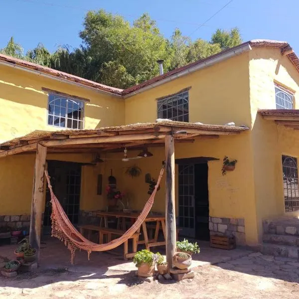 La Amarilla, casa con hermosa vista, hotel a Tilcara