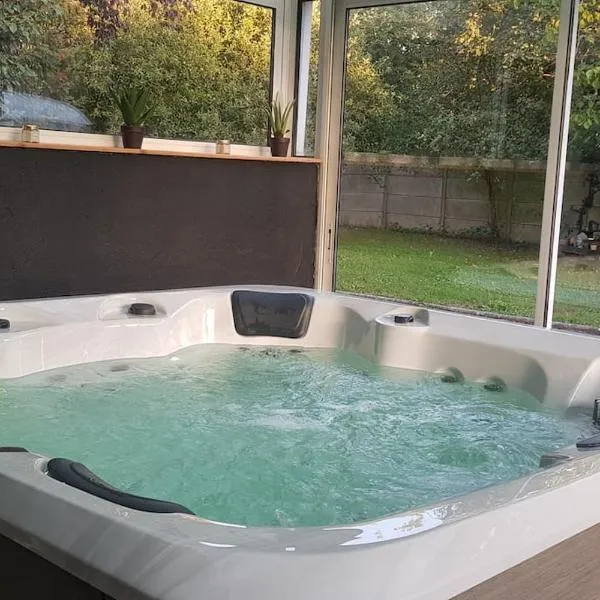 Maison paisible Rennes sud avec jaccuzzi sur réservation, hôtel à Rennes