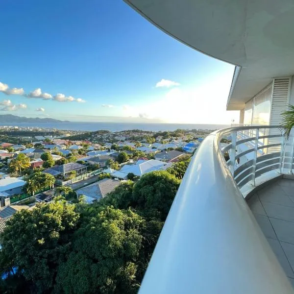 Appartement de standing vue mer、SCHOELCHERのホテル