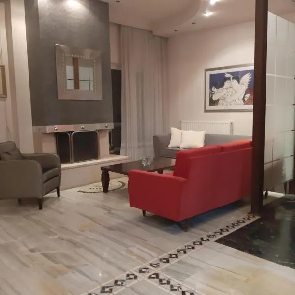 Elegante apartamento centrale, hotel em Trikala