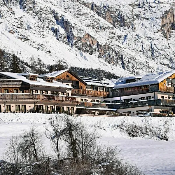 Rosapetra SPA Resort - Small Luxury Hotels of the World, hotel em Cortina dʼAmpezzo